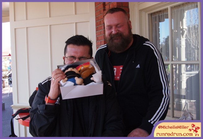 Run Red Run Needle Felted Hous and Mike Unboxing Phoenixterdam